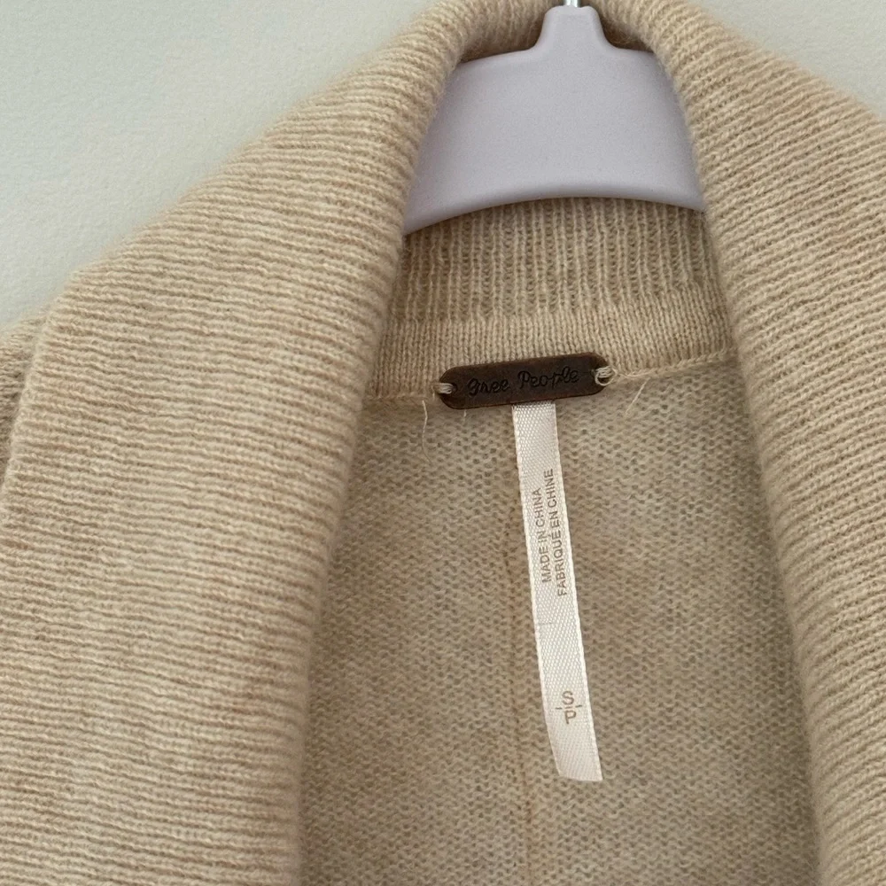 FREE PEOPLE cashmere sweater - Picture 6 of 6